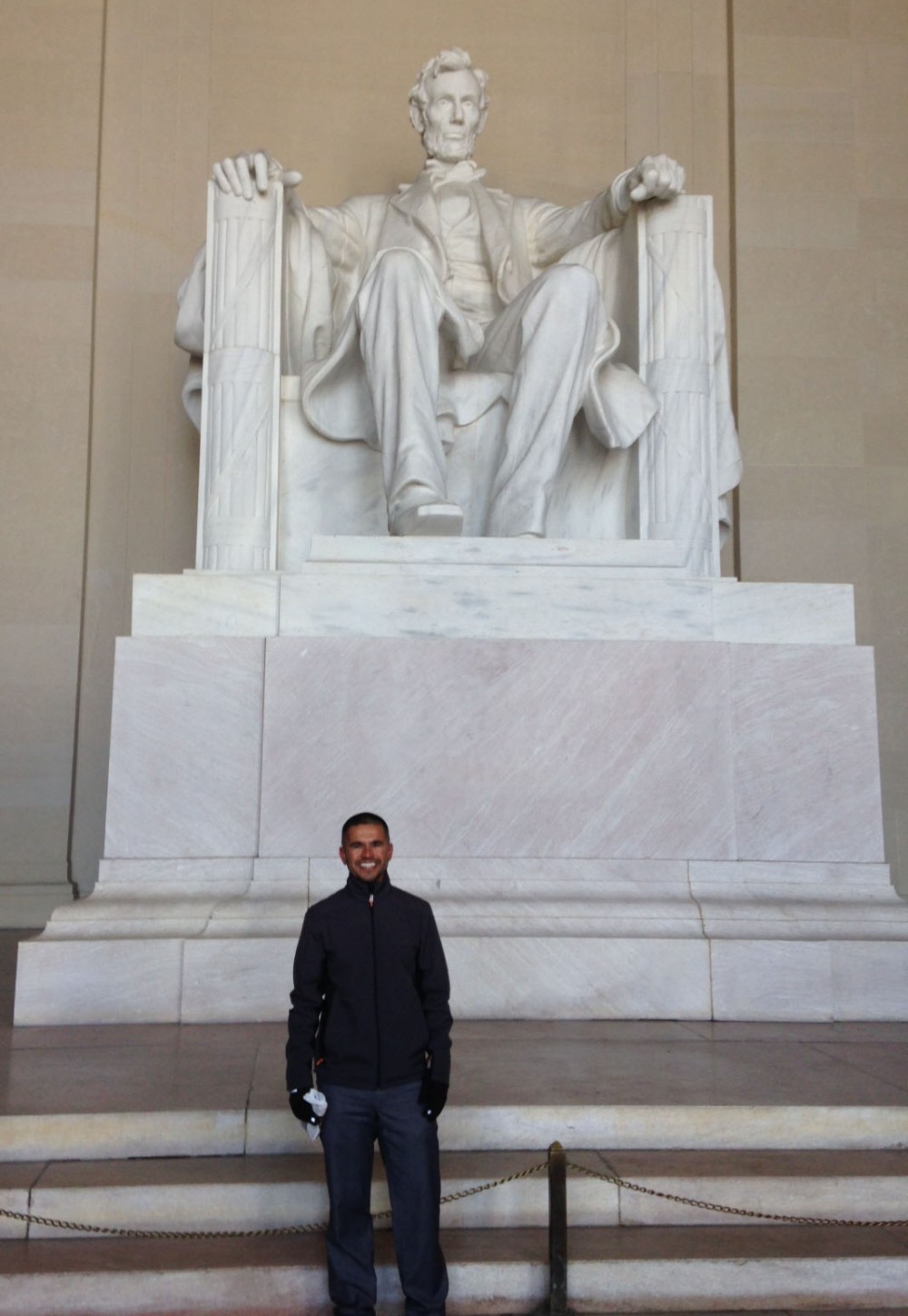 Rodrigo Flores at the Lincoln Memorial