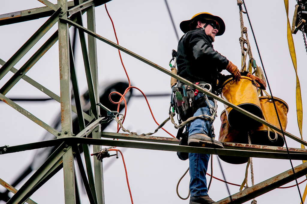 Helicopters Assist GC Crew With Transmission Job in Grass Valley