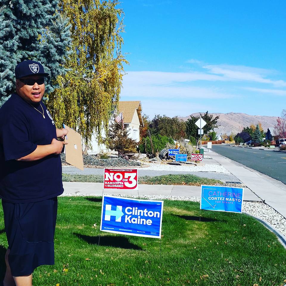 Organizing Steward Ivan Pereda canvassing a Nevada neighborhood