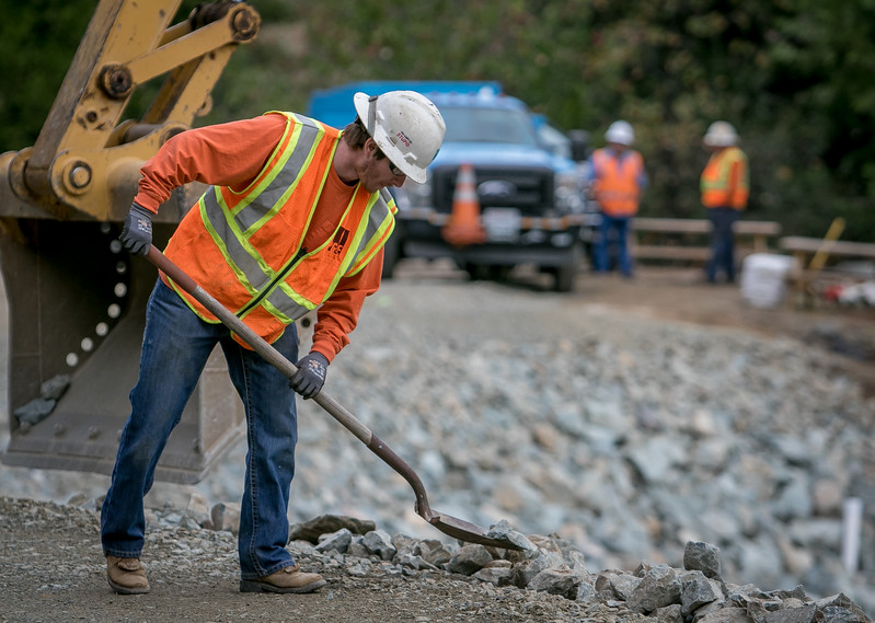 The Road to Salt Springs: PG&E GC Hydro crew repairs access road washed ...