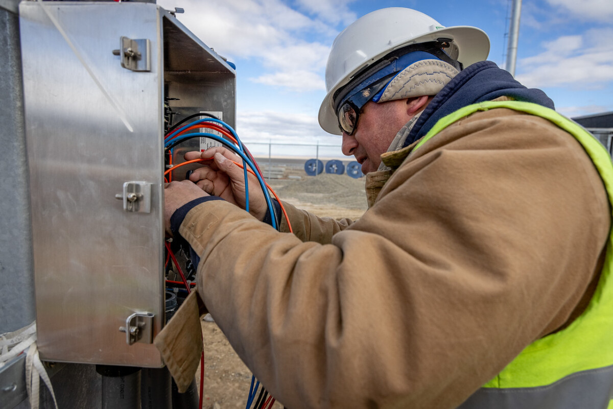 Local 1245 Members Build Nation’s Largest DCCoupled